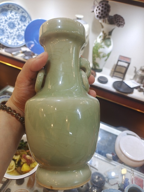 古玩陶瓷青釉象耳盤口瓶真品鑒賞圖