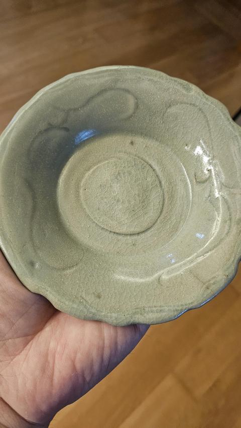 古玩陶瓷龍泉青瓷刻花盤真品鑒賞圖