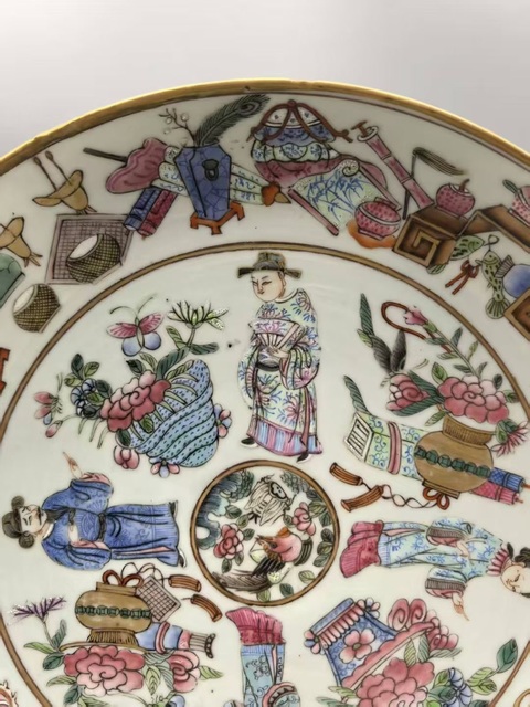 古玩陶瓷人物紋粉彩盤真品鑒賞圖