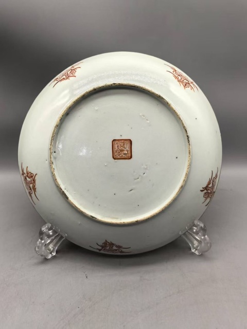 古玩陶瓷人物紋粉彩盤真品鑒賞圖