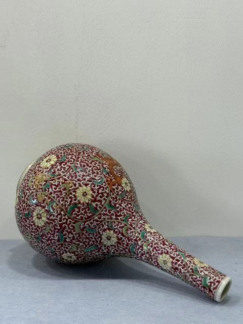 古玩陶瓷胭脂地粉彩龍穿花卉紋膽瓶真品鑒賞圖