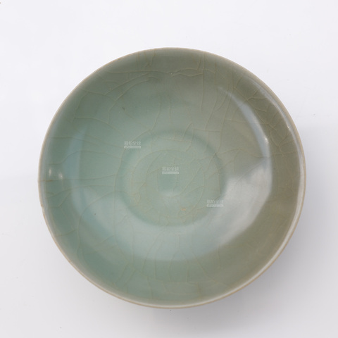 古玩陶瓷龍泉青瓷刻仰蓮紋盤真品鑒賞圖