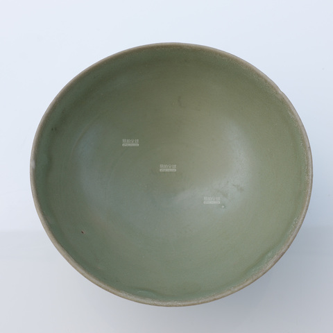 古玩陶瓷龍泉青瓷刻仰蓮紋碗真品鑒賞圖