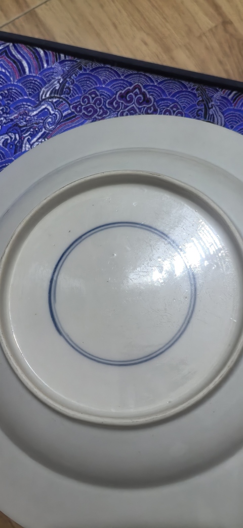 古玩陶瓷花卉紋青花盤真品鑒賞圖