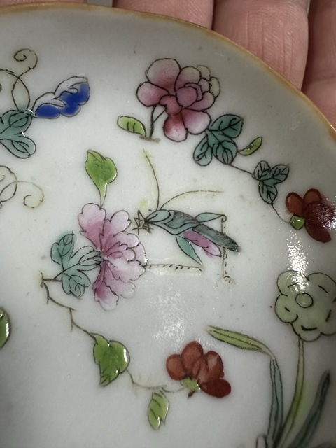 古玩陶瓷飛黃騰達粉彩盤真品鑒賞圖