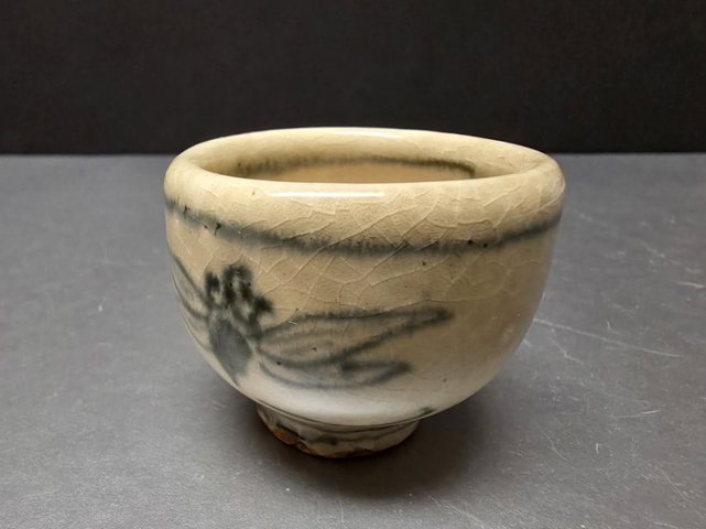 古玩陶瓷壽字款青花杯真品鑒賞圖