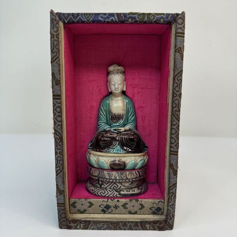 古玩陶瓷晚清素三彩造像真品鑒賞圖