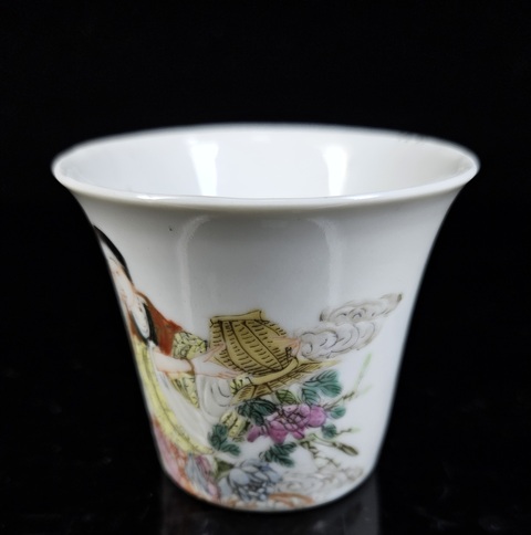 古玩陶瓷天女散花粉彩馬蹄杯真品鑒賞圖
