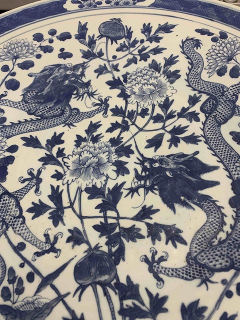 古玩陶瓷青花雙龍穿花盤真品鑒賞圖