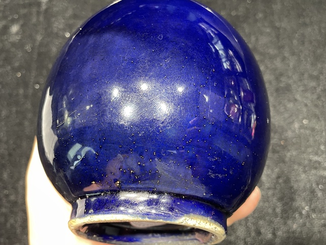 古玩陶瓷茄皮紫釉膽瓶真品鑒賞圖