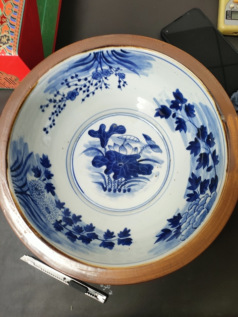 古玩陶瓷醬釉青花盆真品鑒賞圖