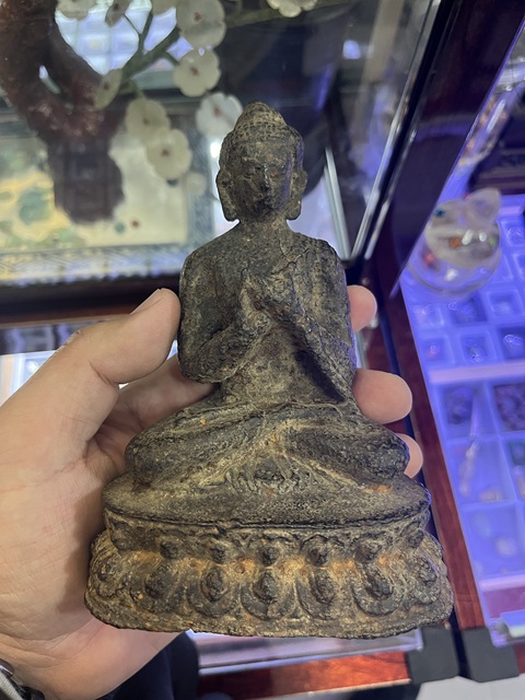 古玩銅器佛像真品鑒賞圖