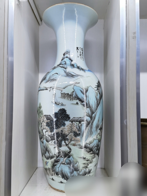 古玩陶瓷淺絳彩山水人物人物撇口瓶真品鑒賞圖