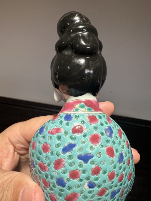 古玩陶瓷粉彩花卉紋觀音瓷像真品鑒賞圖