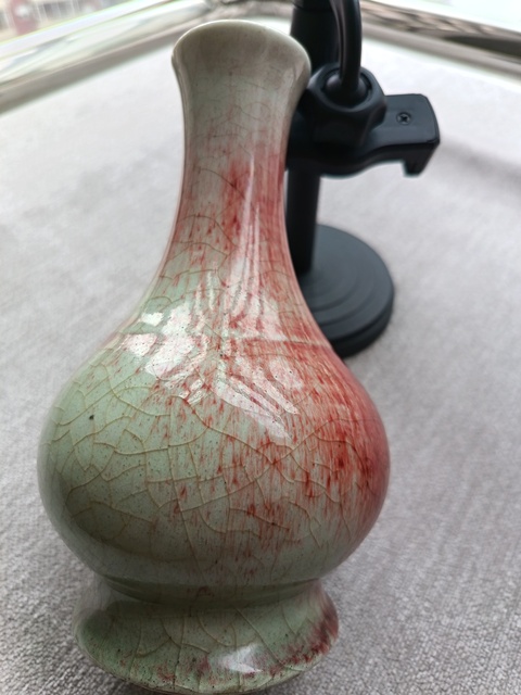 古玩陶瓷紅釉瓶真品鑒賞圖