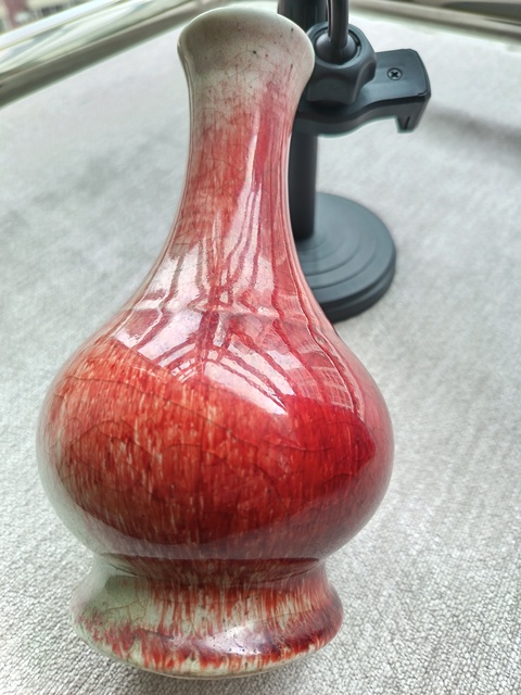 古玩陶瓷紅釉瓶真品鑒賞圖