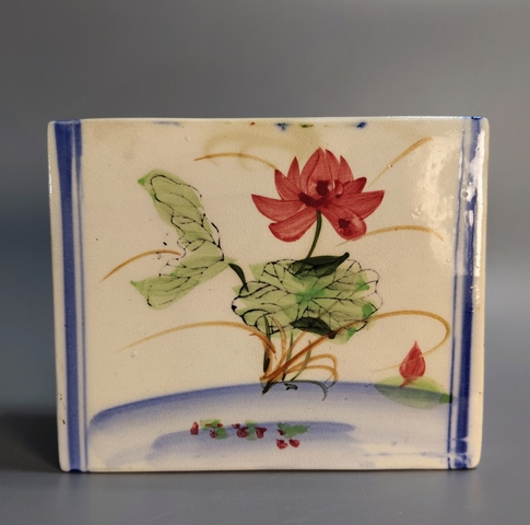 古玩陶瓷粉彩滿池矯紋脈枕真品鑒賞圖