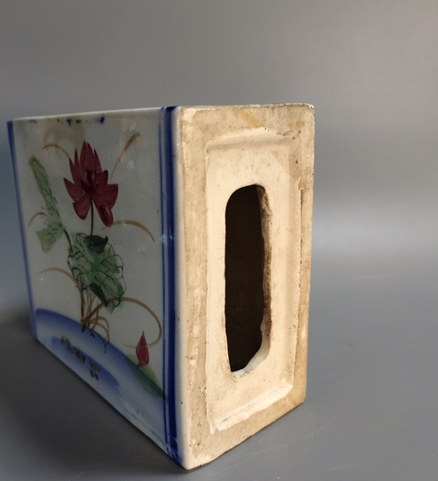 古玩陶瓷粉彩滿池矯紋脈枕真品鑒賞圖