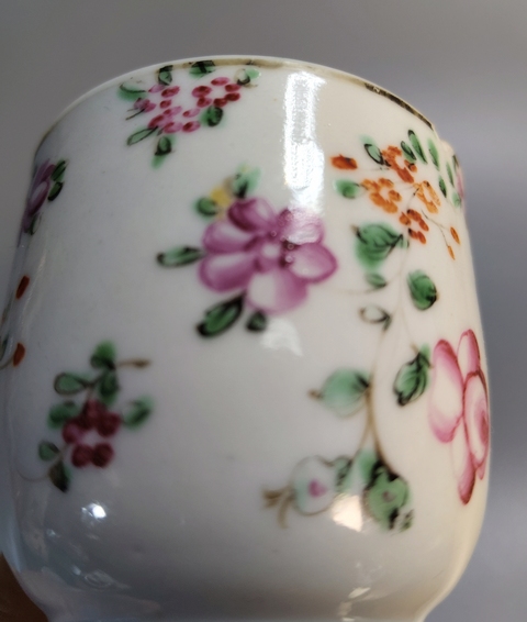 古玩陶瓷廣彩花卉紋馬克杯真品鑒賞圖