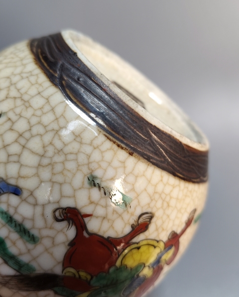 古玩陶瓷哥釉粉彩刀馬人物罐真品鑒賞圖