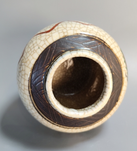 古玩陶瓷哥釉粉彩刀馬人物罐真品鑒賞圖