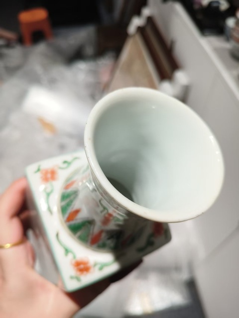 古玩陶瓷五彩四美圖天圓地方瓶真品鑒賞圖