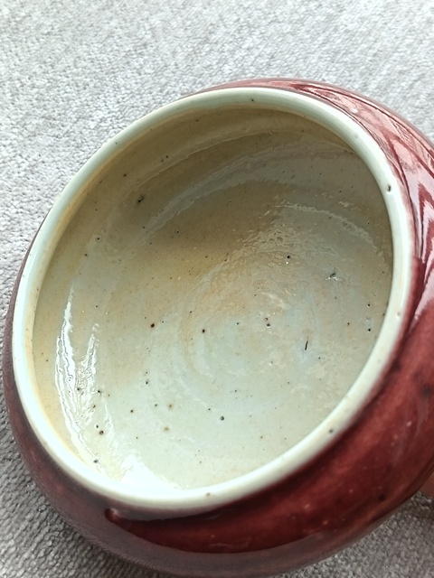 古玩陶瓷霽紅釉鏜鑼洗，疑似復窯真品鑒賞圖