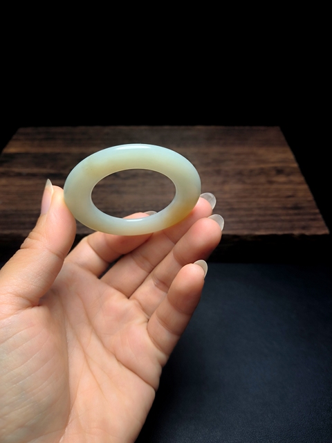 古玩玉器新疆和田玉雕“素紋環”平安環拍賣，當前價格9999999元