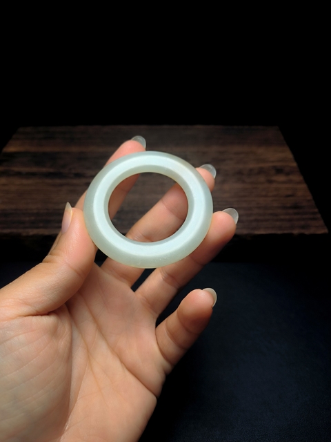 古玩玉器新疆和田玉雕“素紋環”平安環拍賣，當前價格9999999元