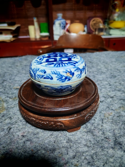 古玩陶瓷清道光纏枝花囍字紋青花蓋盒拍賣(mài)，當(dāng)前價(jià)格450元