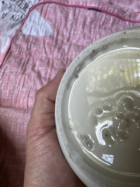 古玩陶瓷白釉刻花紋香爐真品鑒賞圖