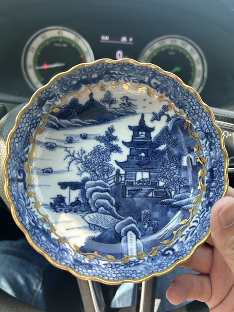 古玩陶瓷乾隆青花描金花口盤真品鑒賞圖