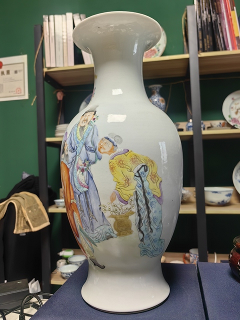 古玩陶瓷人物紋粉彩觀音瓶真品鑒賞圖