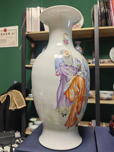 古玩陶瓷人物紋粉彩觀音瓶真品鑒賞圖