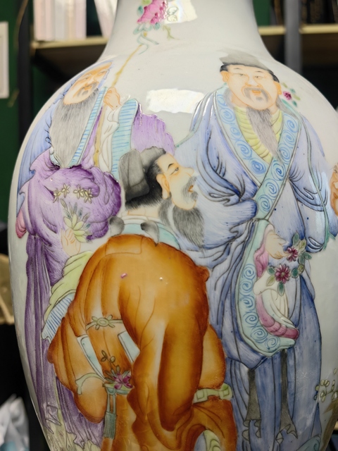 古玩陶瓷人物紋粉彩觀音瓶真品鑒賞圖
