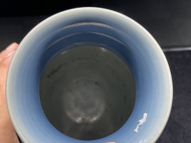 古玩陶瓷藍釉描金開光人物紋粉彩瓶真品鑒賞圖