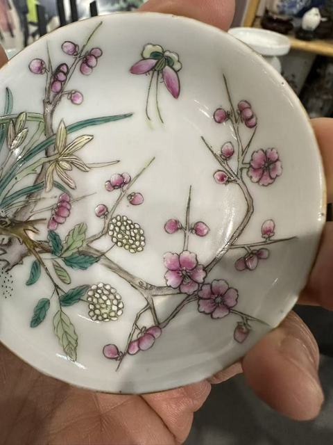古玩陶瓷粉彩碟真品鑒賞圖