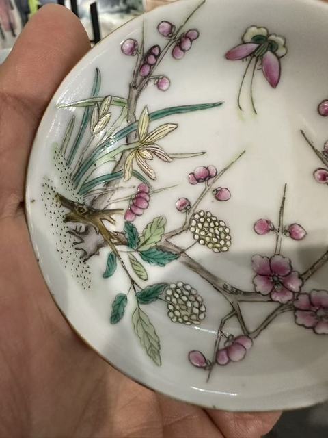 古玩陶瓷粉彩碟真品鑒賞圖