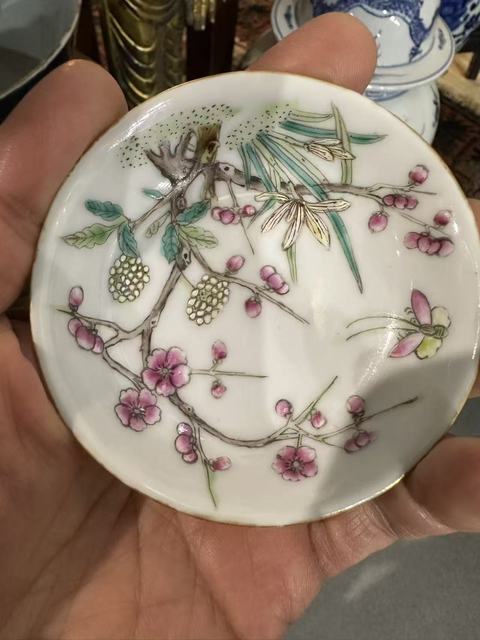 古玩陶瓷粉彩碟真品鑒賞圖