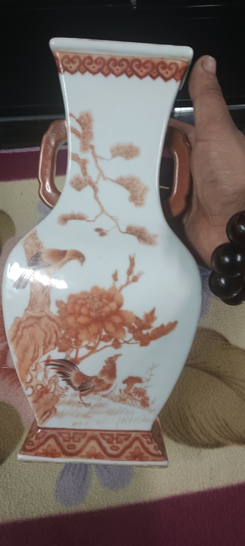 古玩陶瓷民國(guó) 礬紅花鳥紋四方瓶真品鑒賞圖