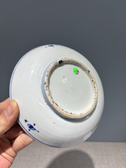 古玩陶瓷云鶴紋青花盤真品鑒賞圖