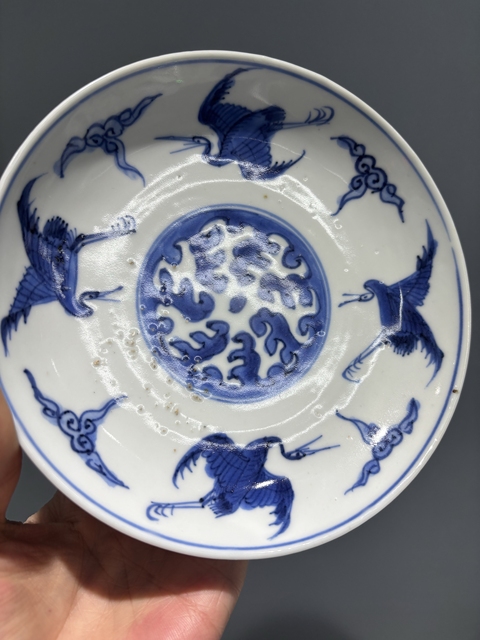 古玩陶瓷云鶴紋青花盤真品鑒賞圖