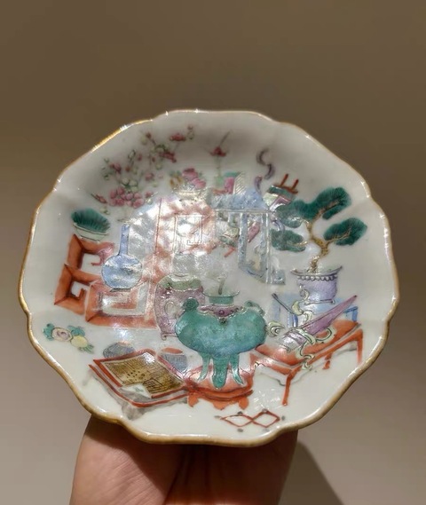 古玩陶瓷清同治 粉彩博古紋花口供盤真品鑒賞圖