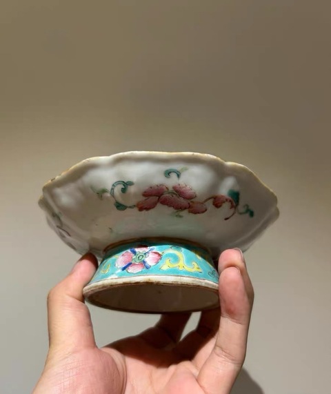 古玩陶瓷清同治 粉彩博古紋花口供盤真品鑒賞圖