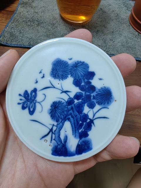 古玩陶瓷花蝶紋青花鎮紙真品鑒賞圖