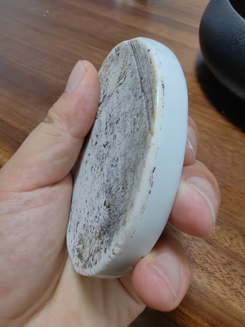 古玩陶瓷花蝶紋青花鎮紙真品鑒賞圖