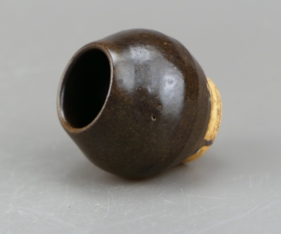 古玩陶瓷耀州窯茶葉末釉雞心罐真品鑒賞圖