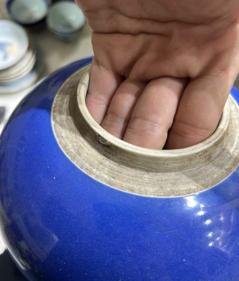 古玩陶瓷霽藍釉罐真品鑒賞圖