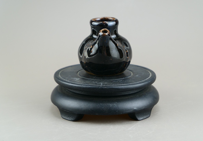 古玩陶瓷烏金釉鳥紋首壺油燈真品鑒賞圖