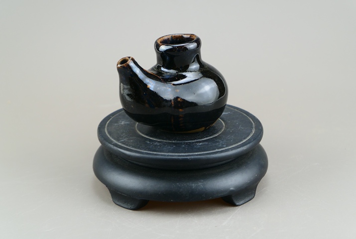 古玩陶瓷烏金釉鳥紋首壺油燈真品鑒賞圖